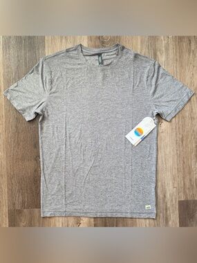 Vuori Strato Tech Tee Heather Grey  Sz Medium  V126 Athletic NWT